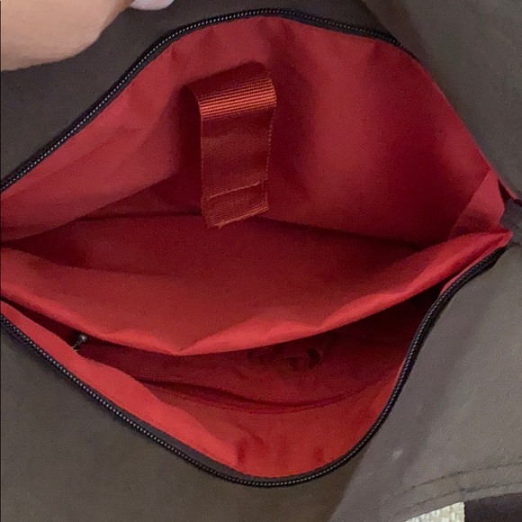 Baggallini travel bag color brown - Picture 6 of 7